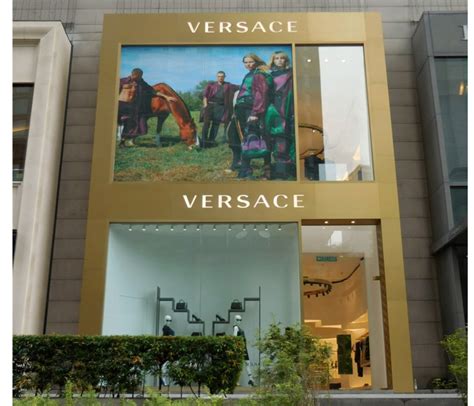 versace kedai|Versace Kuala Lumpur Pavilion .